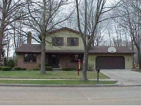 2625 S Carpenter St, Appleton, WI 54915 photo 1