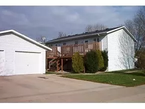2825 S Wheatfield Dr, Appleton, WI 54915 photo 1