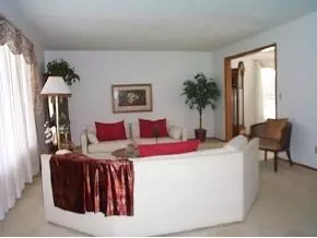 3301 Crestview Dr, Appleton, WI 54915 photo 1