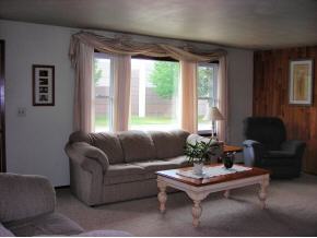 1106 E Park Hills Dr, Appleton, WI 54915 photo 2