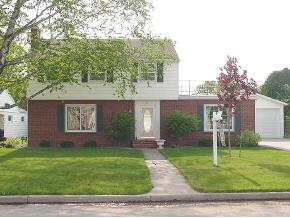 1613 S Carver Ln, Appleton, WI 54914 photo 1