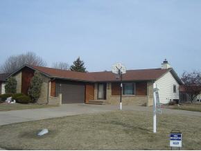63 Sunray, Appleton, WI 54915 photo 1