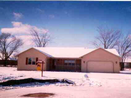 1833 Derks Dr, Appleton, WI 54915 photo 1