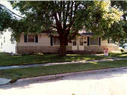 1900 E Silvercrest Dr, Appleton, WI 54911 photo 1