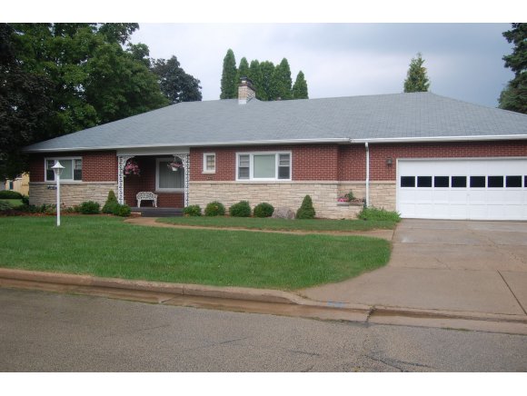 4 Cherry Ct, Appleton, WI 54915 photo 2