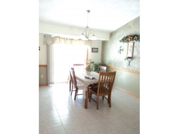 1525 E Bedford Ln, Appleton, WI 54915 photo 2