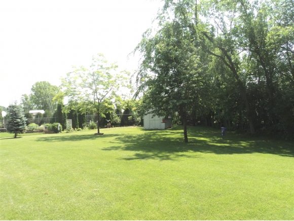 1525 E Bedford Ln, Appleton, WI 54915 photo 12