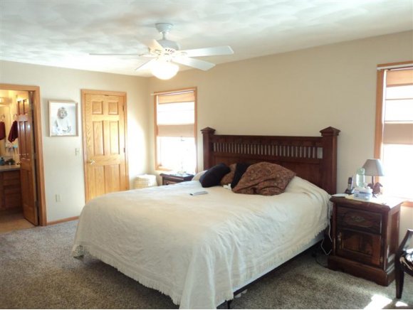 1525 E Bedford Ln, Appleton, WI 54915 photo 5
