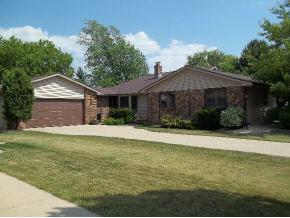 1924 S Sundown Ln, Appleton, WI 54915 photo 1