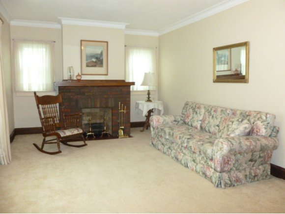 1922 N Oneida St, Appleton, WI 54911 photo 8
