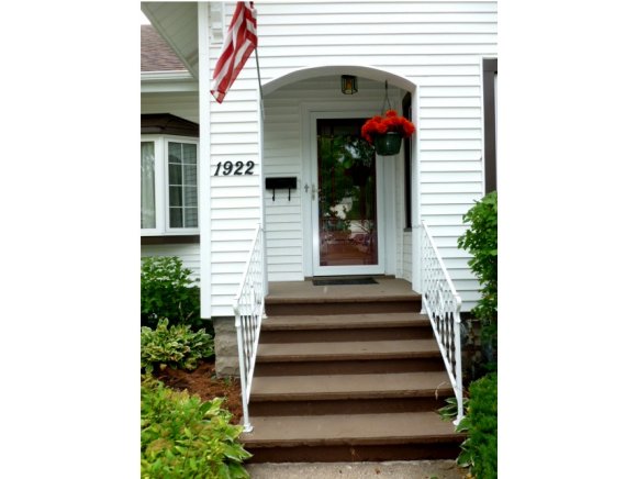 1922 N Oneida St, Appleton, WI 54911 photo 4