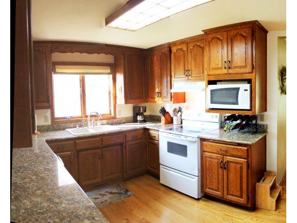 3625 Aschen Puttel Dr, Appleton, WI 54915 photo 4
