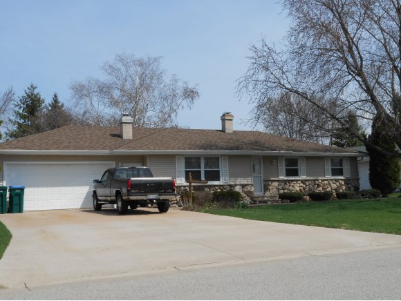 2114 W Harvest Dr, Appleton, WI 54914 photo 1