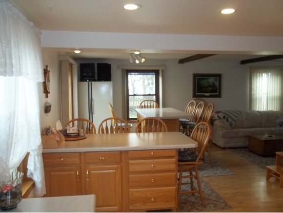 811 Paramount, Chilton, WI 53014 photo 4