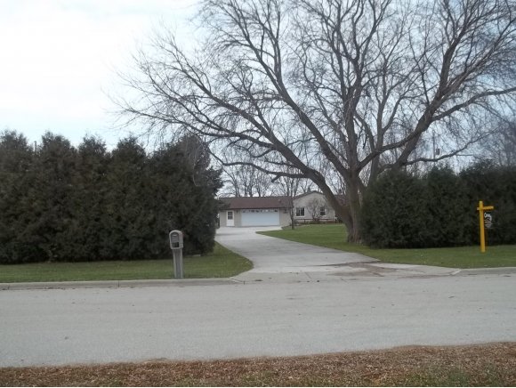 811 Paramount, Chilton, WI 53014 photo 18