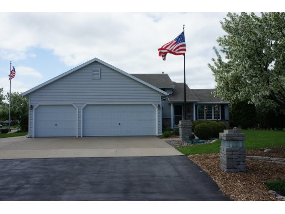 w6053 Garnet Drive, Appleton, WI 54915 photo 1