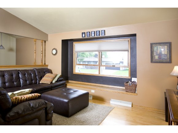 1805 S Sundown Ln, Appleton, WI 54915 photo 2