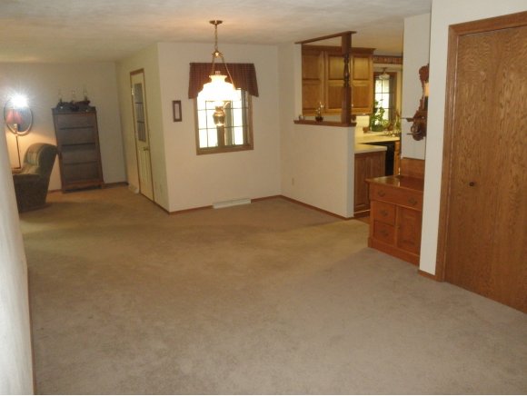 2805 W Capitol Dr, Appleton, WI 54914 photo 9
