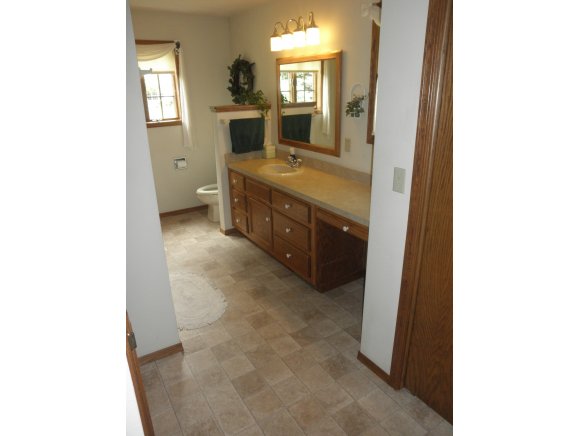 2805 W Capitol Dr, Appleton, WI 54914 photo 13