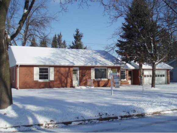 820 E Lindbergh, Appleton, WI 54911 photo 1