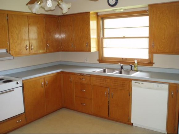 820 E Lindbergh, Appleton, WI 54911 photo 3