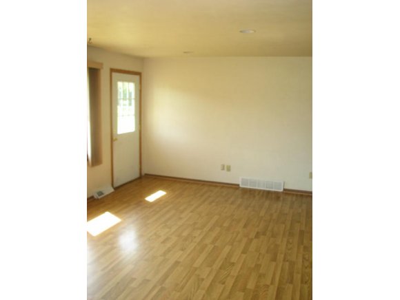 1001 E Roeland Ave, Appleton, WI 54915 photo 4