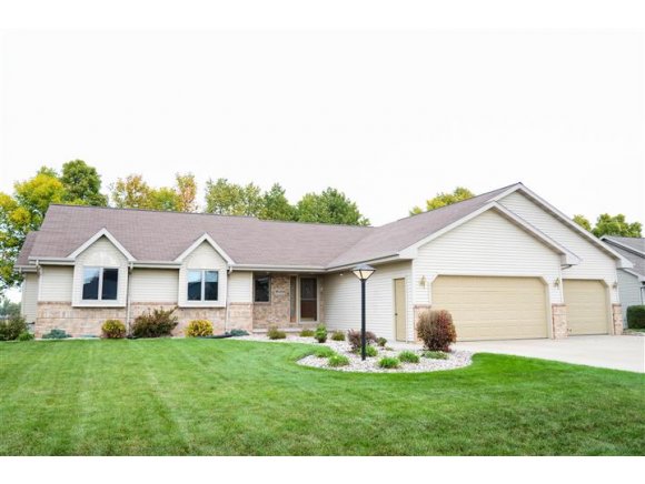 w5990 Garnet Drive, Appleton, WI 54915 photo 1