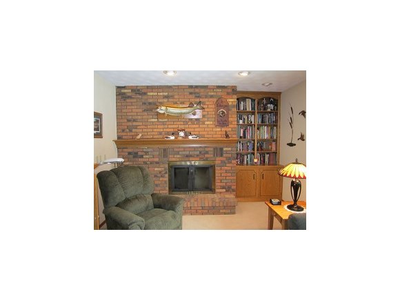 38 Greves Ct, Appleton, WI 54914 photo 2