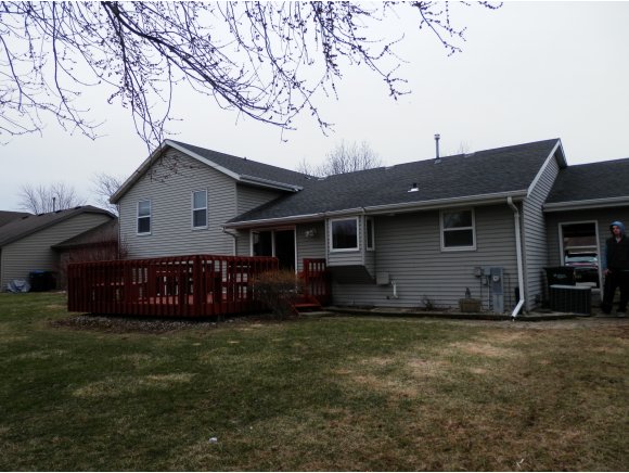 2328 W Seneca Dr, Appleton, WI 54914 photo 2