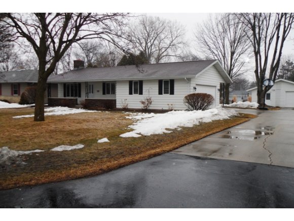 3310 N Oneida St, Appleton, WI 54911 photo 1