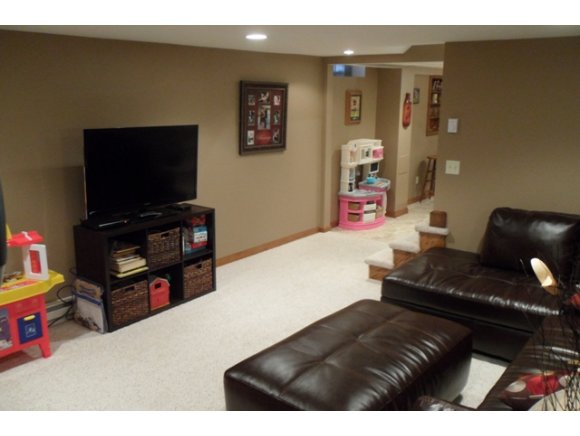 3310 N Oneida St, Appleton, WI 54911 photo 4