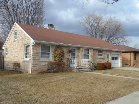 1716 W Pine St, Appleton, WI 54914 photo 1