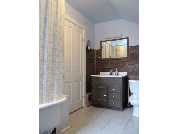 915 W 4th St, Appleton, WI 54914 photo 8