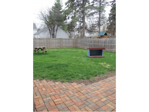915 W 4th St, Appleton, WI 54914 photo 2