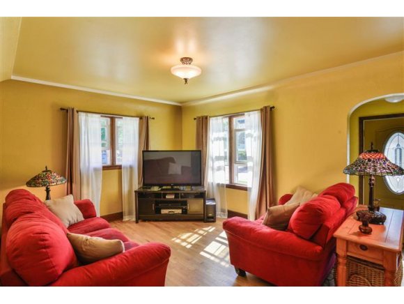 1714 N Division St, Appleton, WI 54911 photo 2