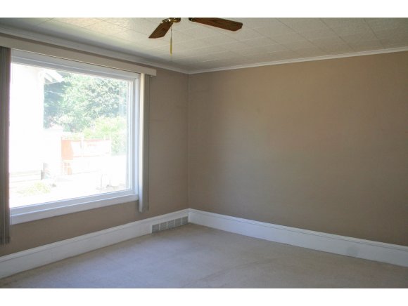 906 W Commercial St, Appleton, WI 54914 photo 9