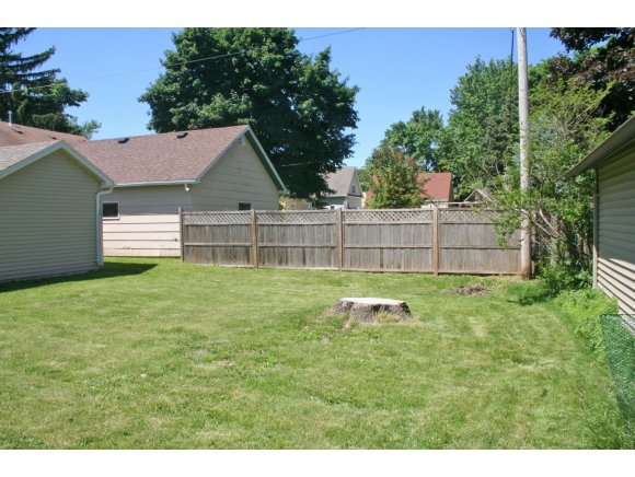 906 W Commercial St, Appleton, WI 54914 photo 24