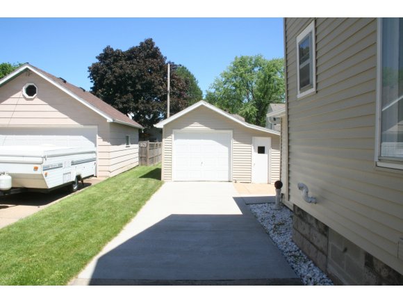 906 W Commercial St, Appleton, WI 54914 photo 25