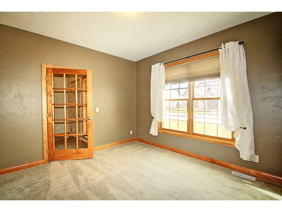 3230 S Tahoe Ln, Appleton, WI 54915 photo 4