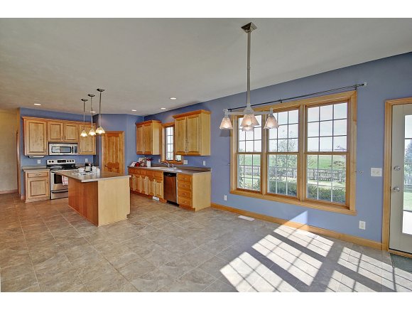 3230 S Tahoe Ln, Appleton, WI 54915 photo 5