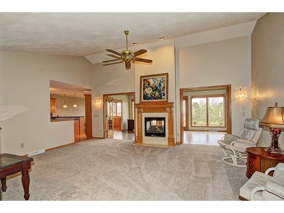 2500 E Gatewood Dr, Appleton, WI 54915 photo 4