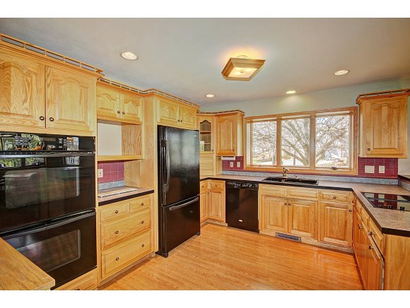 2500 E Gatewood Dr, Appleton, WI 54915 photo 6