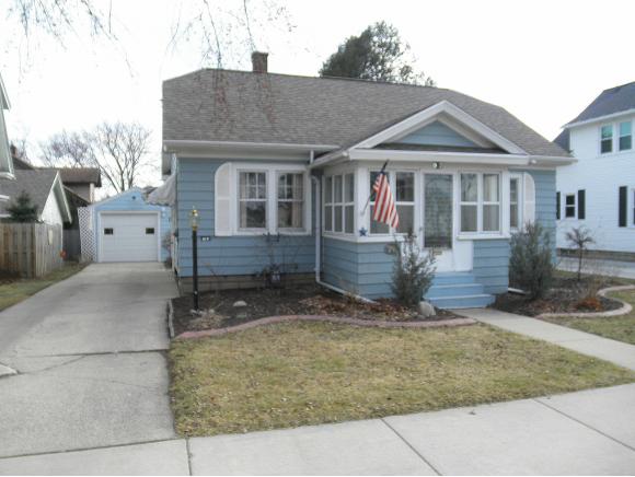 907 W Spring St, Appleton, WI 54914 photo 1