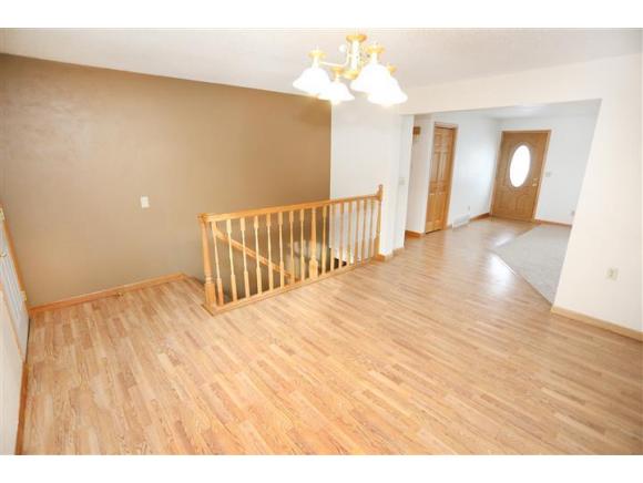 2033 W Harvest Dr, Appleton, WI 54914 photo 4
