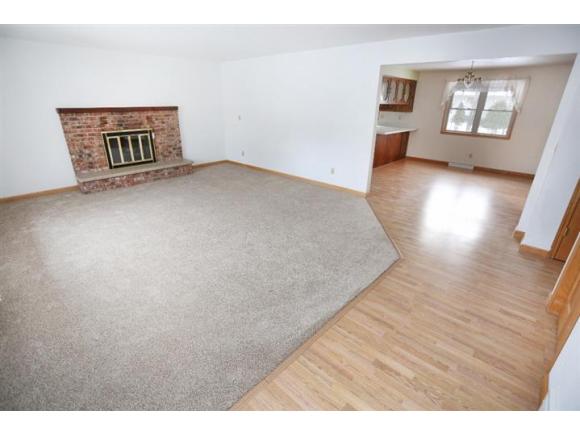 2033 W Harvest Dr, Appleton, WI 54914 photo 3