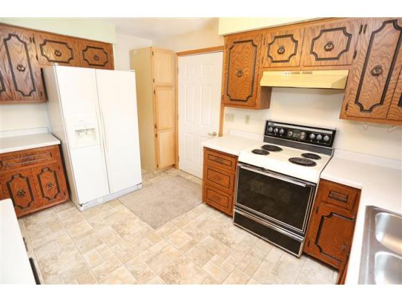 2033 W Harvest Dr, Appleton, WI 54914 photo 9