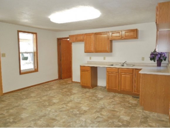 1002 N Durkee St, Appleton, WI 54911 photo 3