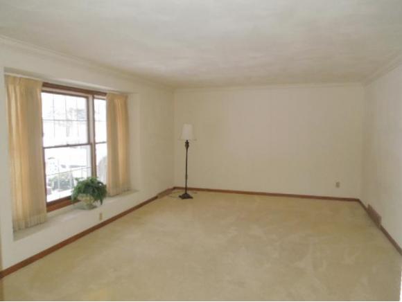 1301 E Pauline St, Appleton, WI 54911 photo 2