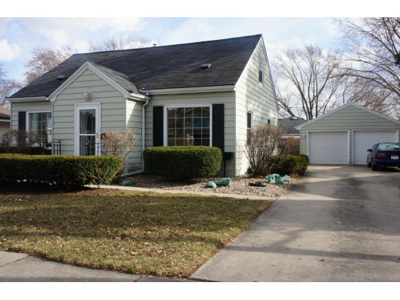 825 E Lindbergh St, Appleton, WI 54911 photo 1