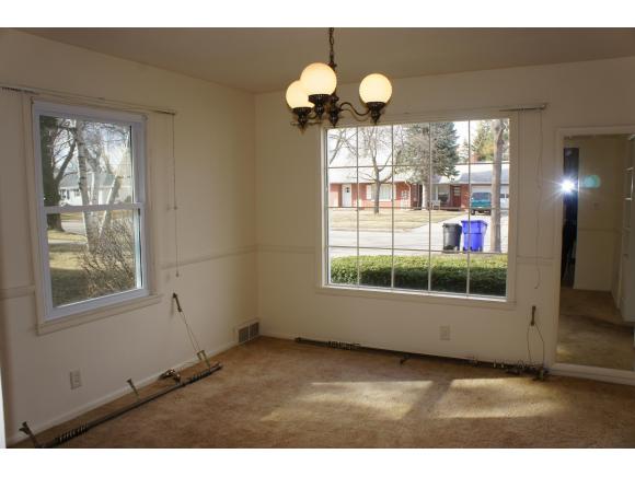 825 E Lindbergh St, Appleton, WI 54911 photo 4